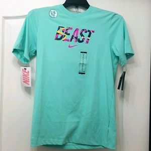 New with tags. Nike Boys T. Size xl